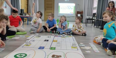 Dzień ziemi z wykorzystanie robotów edukacyjnych.