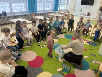 Sztuczny śnieg u maluchów