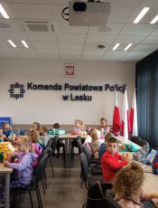 Grupa „Muzykanci” na wycieczce do Komendy Policji w Lesku