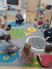 Pszczółki uczą się o zdrowym stylu życia