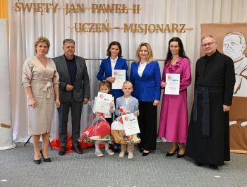 „Święty Jan Paweł II – Uczeń-Misjonarz” – Gminny konkurs w Starej Wsi